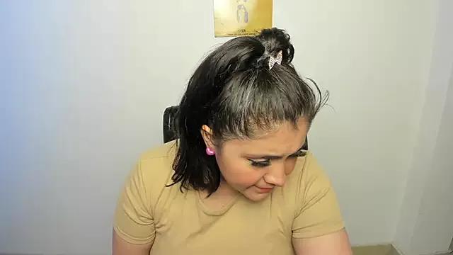 TiffanyAmazing from StripChat is Freechat