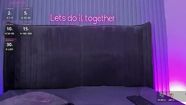 Tina_curly from StripChat is Freechat