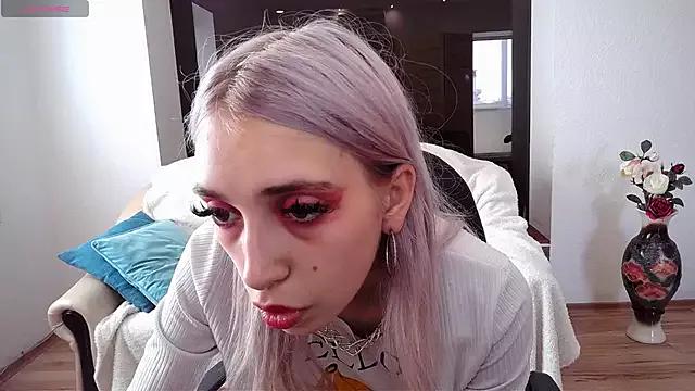 Mad beauty - checkout our excited streamers as they tease to their beloved melodies and slowly squirt for enjoyment to appease your wildest wishes.