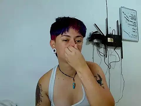 Mad beauty - checkout our excited streamers as they tease to their beloved melodies and slowly squirt for enjoyment to appease your wildest wishes.