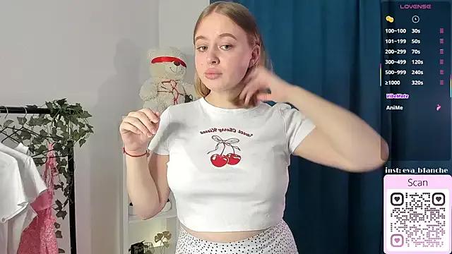 TwinkleVow from StripChat is Freechat