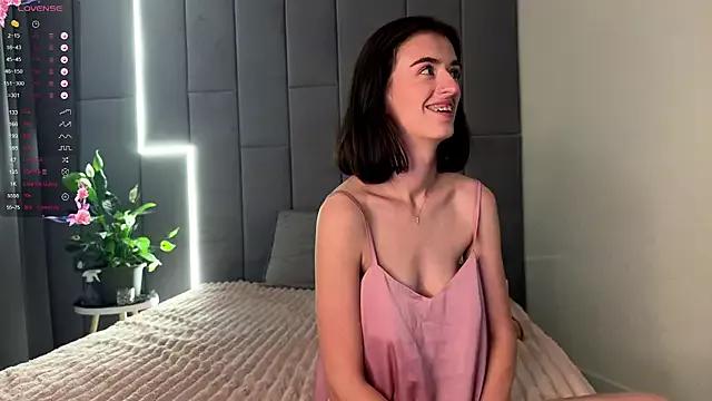 TwinTemptations from StripChat is Freechat