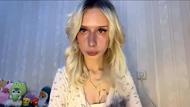 Twist_drip_blonde from StripChat is Freechat