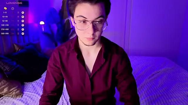 tyler_bergg from StripChat is Freechat