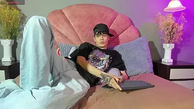 Tyler_Storm from StripChat is Freechat