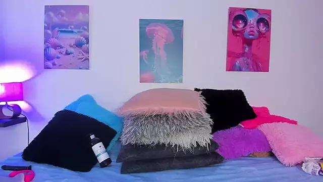 Mad beauty - checkout our excited streamers as they tease to their beloved melodies and slowly squirt for enjoyment to appease your wildest wishes.