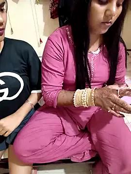 Photos of Unique_MomandDaughterrs from StripChat is Freechat