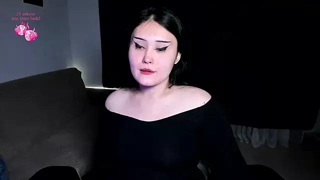 Urasianwoman webcams show profile image 