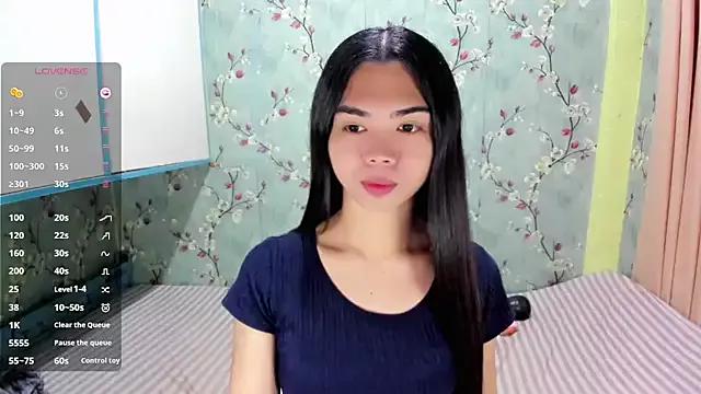UrHotSexyShine from StripChat is Freechat