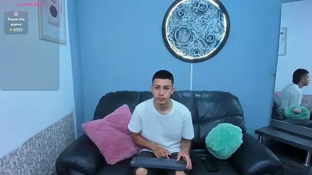 Valen_and_dollar from StripChat is Freechat