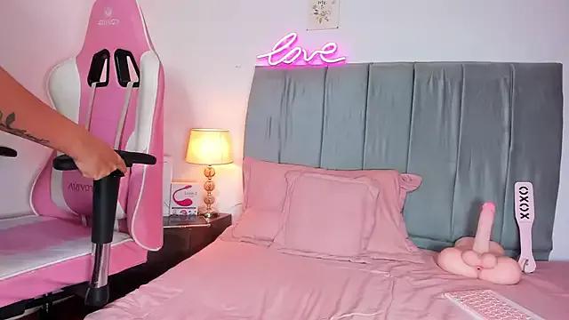 Valentinamolina_ from StripChat is Freechat