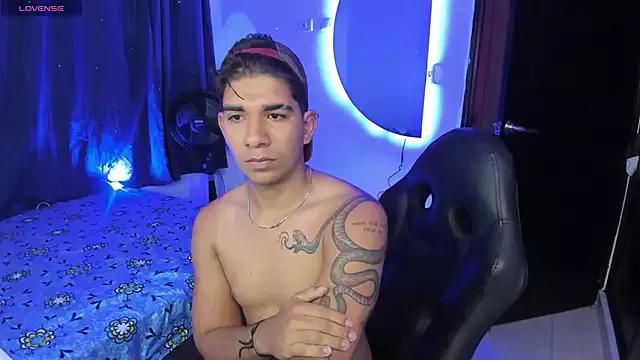 valentino_santoss from StripChat is Freechat