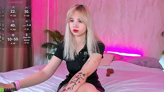 Mad beauty - checkout our excited streamers as they tease to their beloved melodies and slowly squirt for enjoyment to appease your wildest wishes.