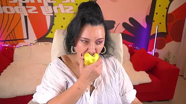 ValeryRosseee from StripChat is Freechat