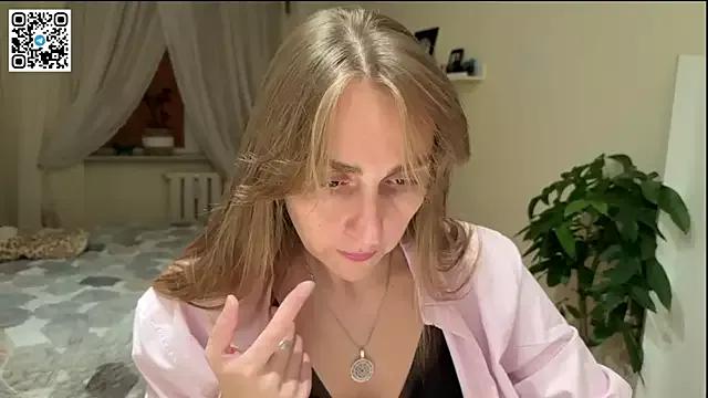 VampyMary from StripChat is Freechat