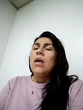 vanessa-titisM from StripChat is Freechat