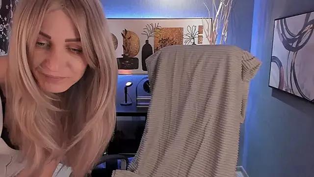 Vanessa_Goldy from StripChat is Freechat