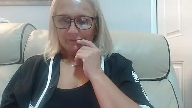 Photos of Velvet-Secrets from StripChat is Freechat