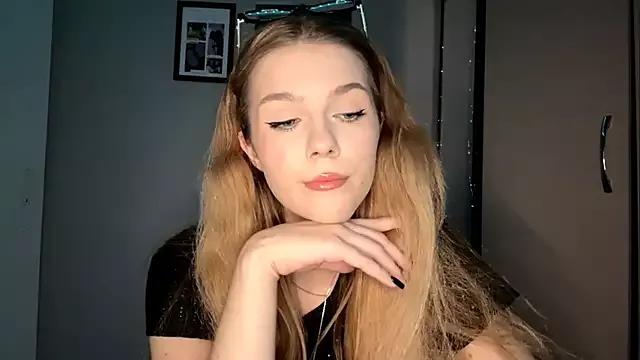 Venira_spark from StripChat is Freechat