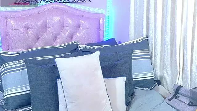 Mad beauty - checkout our excited streamers as they tease to their beloved melodies and slowly squirt for enjoyment to appease your wildest wishes.