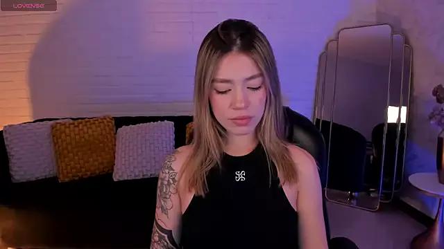 ViolettHansson from StripChat is Freechat