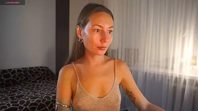 Vivian__ from StripChat is Freechat