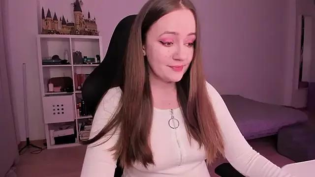 WalkingGirl from StripChat is Freechat