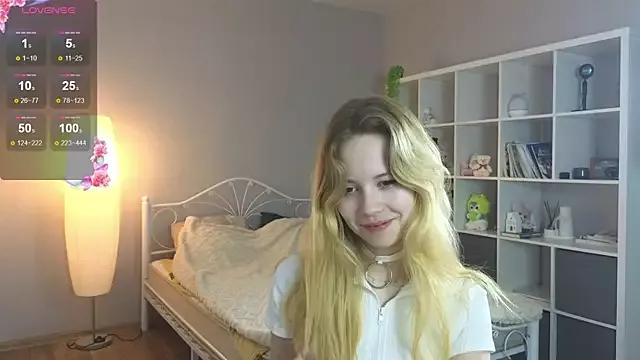 Wendy_Cutie from StripChat is Freechat