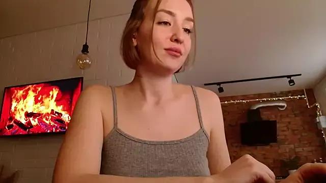 WhitePrincessLuna from StripChat is Freechat
