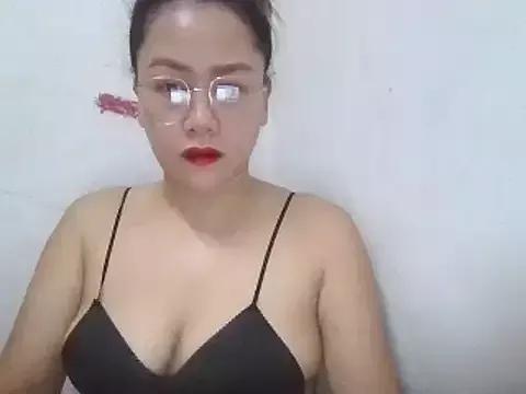 WildPussy4uxx from StripChat is Freechat