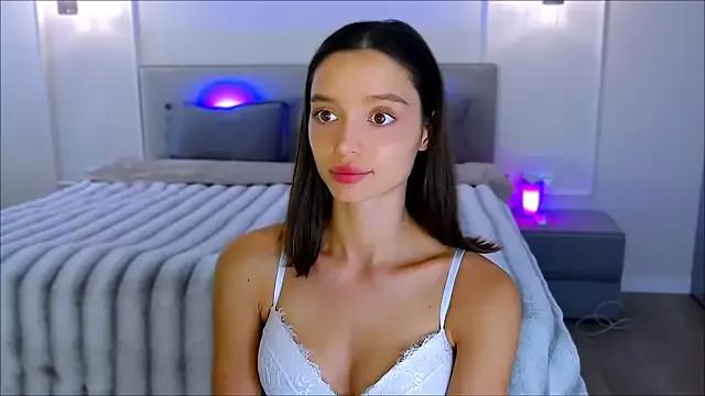 wow_Mia from StripChat