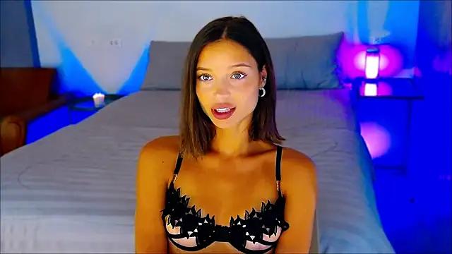 wow_Mia from StripChat