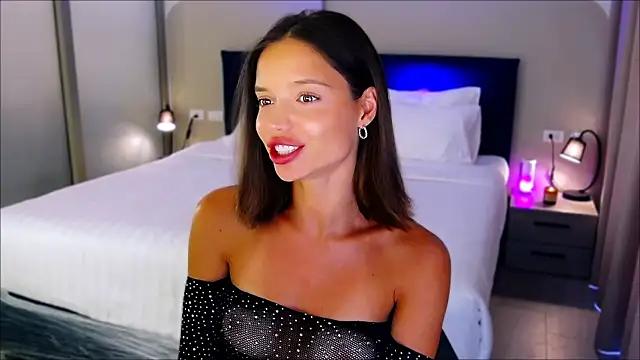 wow_Mia from StripChat