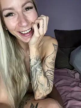 Mad beauty - checkout our excited streamers as they tease to their beloved melodies and slowly squirt for enjoyment to appease your wildest wishes.