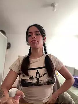 xlovelygirlx from StripChat is Freechat