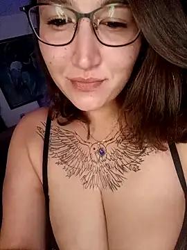 Photos of Xx-MissMira-xX from StripChat is Freechat