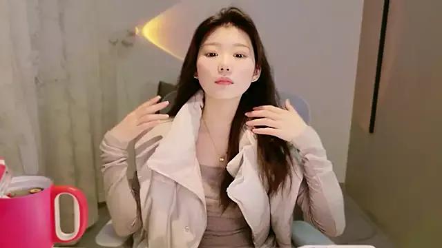 yang-yang-yang from StripChat is Freechat