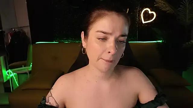 Yasmine_moon from StripChat is Freechat