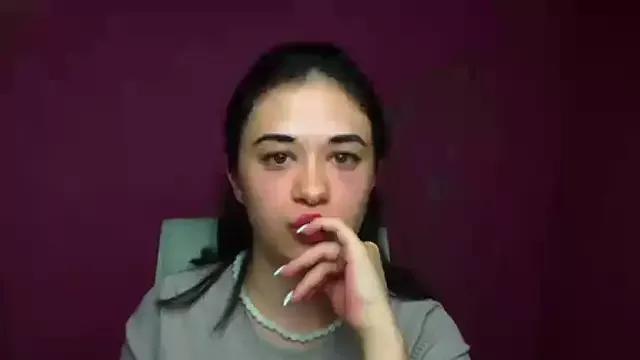 Yesenia_nia from StripChat