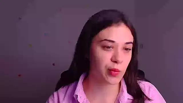Yesenia_nia from StripChat