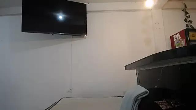 yohacriss from StripChat is Freechat