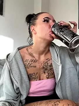 YoungZoexx from StripChat is Freechat