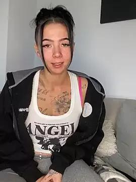 YoungZoexx from StripChat is Freechat