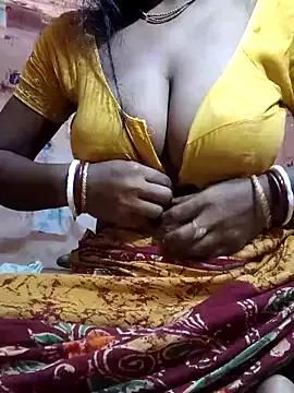 Your-Manu from StripChat is Freechat