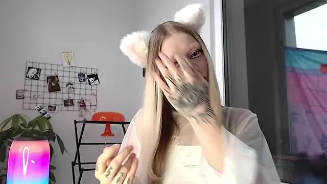 Mad beauty - checkout our excited streamers as they tease to their beloved melodies and slowly squirt for enjoyment to appease your wildest wishes.
