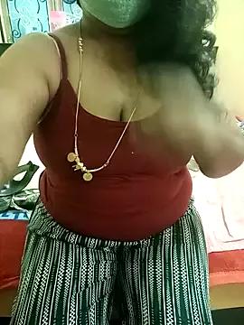 Photos of Yoursriya25 from StripChat is Freechat