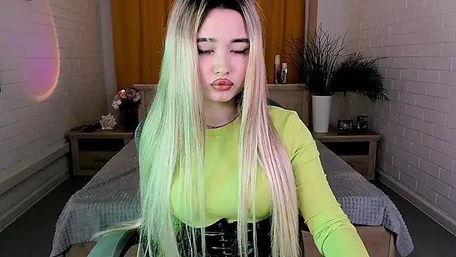Mad beauty - checkout our excited streamers as they tease to their beloved melodies and slowly squirt for enjoyment to appease your wildest wishes.