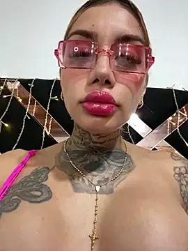 Zaratattoox from StripChat