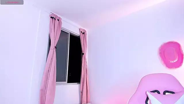 ZarayStict from StripChat is Freechat