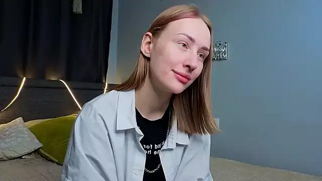 ZolaDickmann from StripChat is Freechat